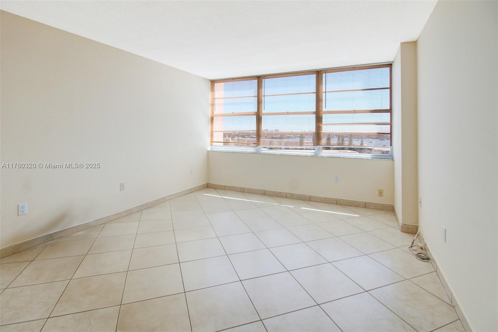 DEL PRADO CONDO - Residential