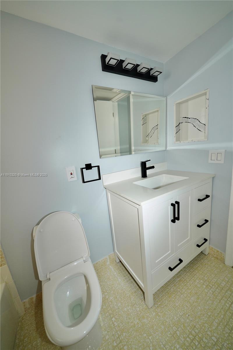 ARAGON PHASE 1A CONDO - Residential Lease