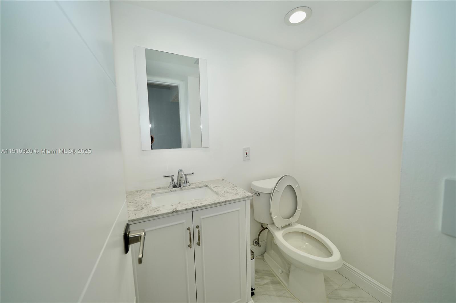 ARAGON PHASE 1A CONDO - Residential Lease