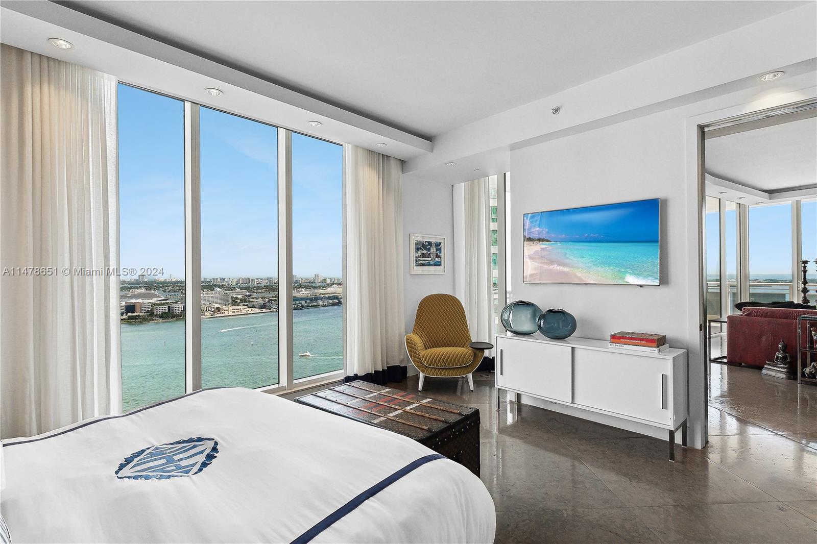 CARBONELL CONDO - Residential