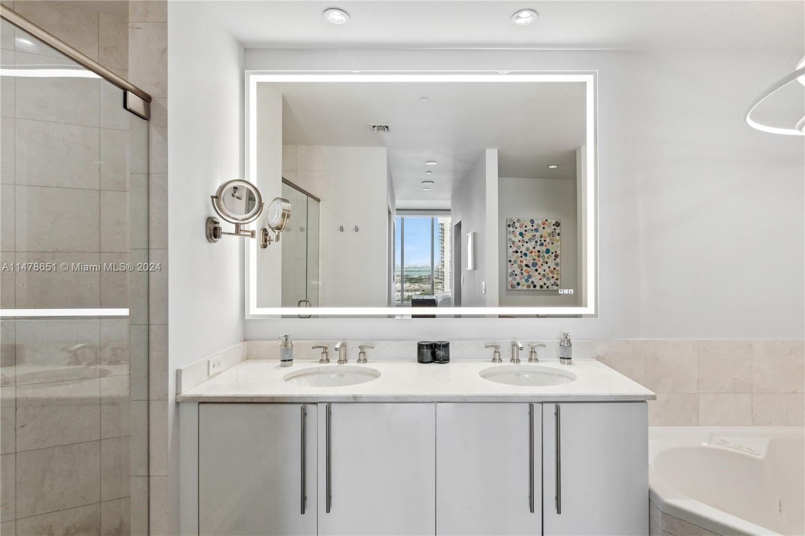 CARBONELL CONDO - Residential