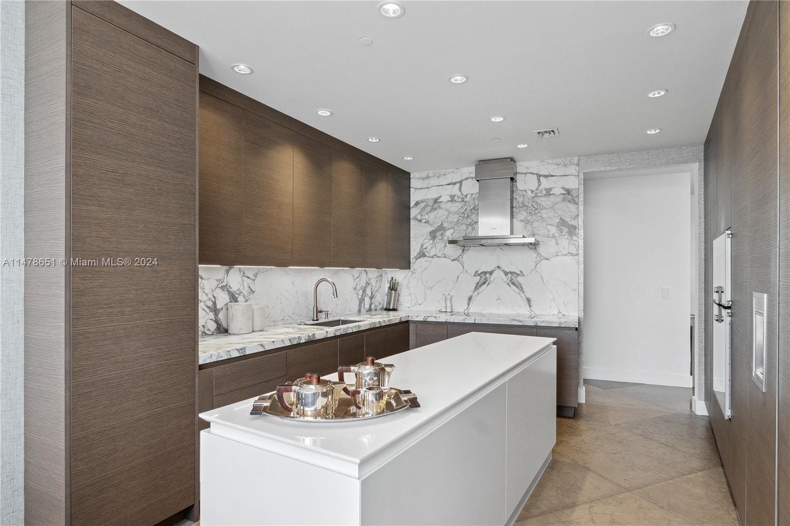 CARBONELL CONDO - Residential