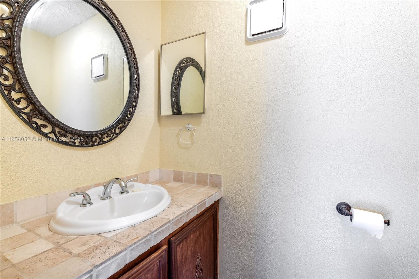 ARROWHEAD GOLF & TENNIS C - Residential Lease