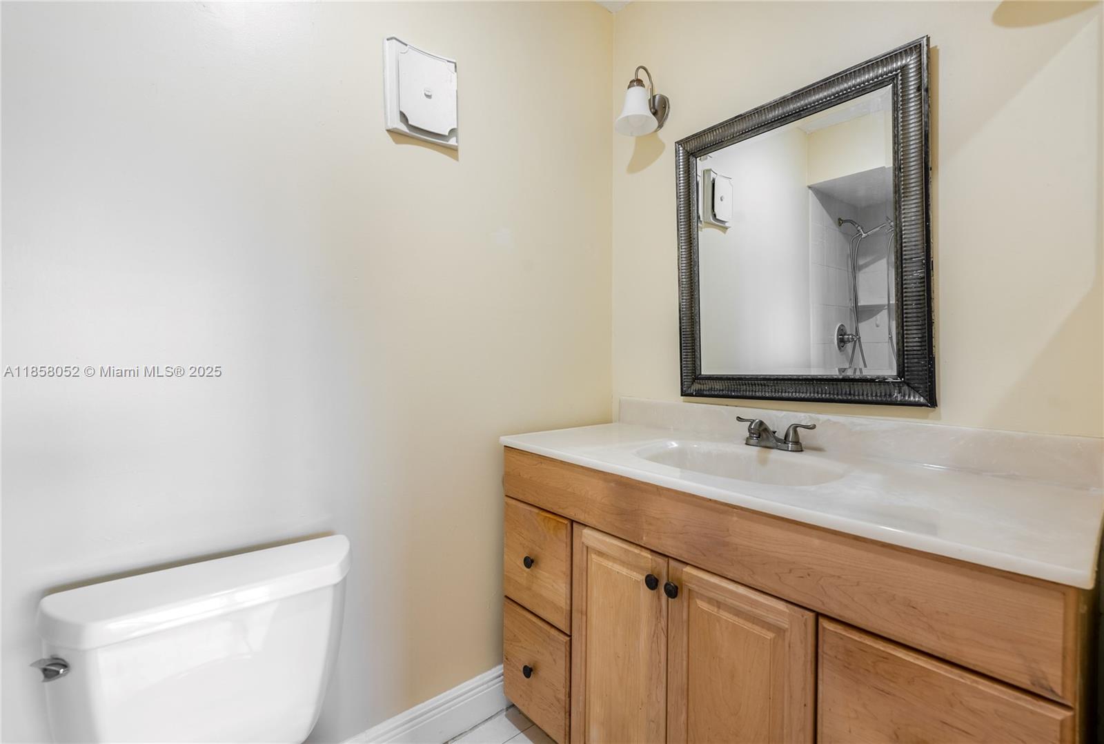 ARROWHEAD GOLF & TENNIS C - Residential Lease