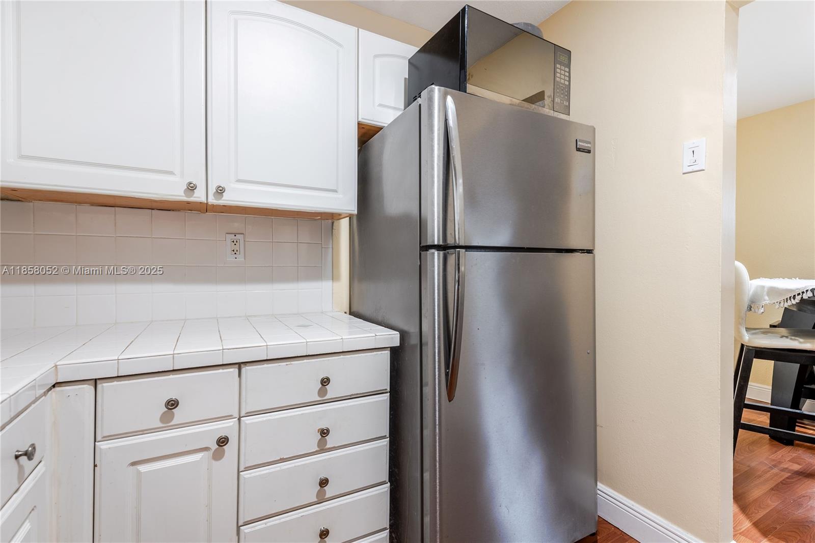 ARROWHEAD GOLF & TENNIS C - Residential Lease