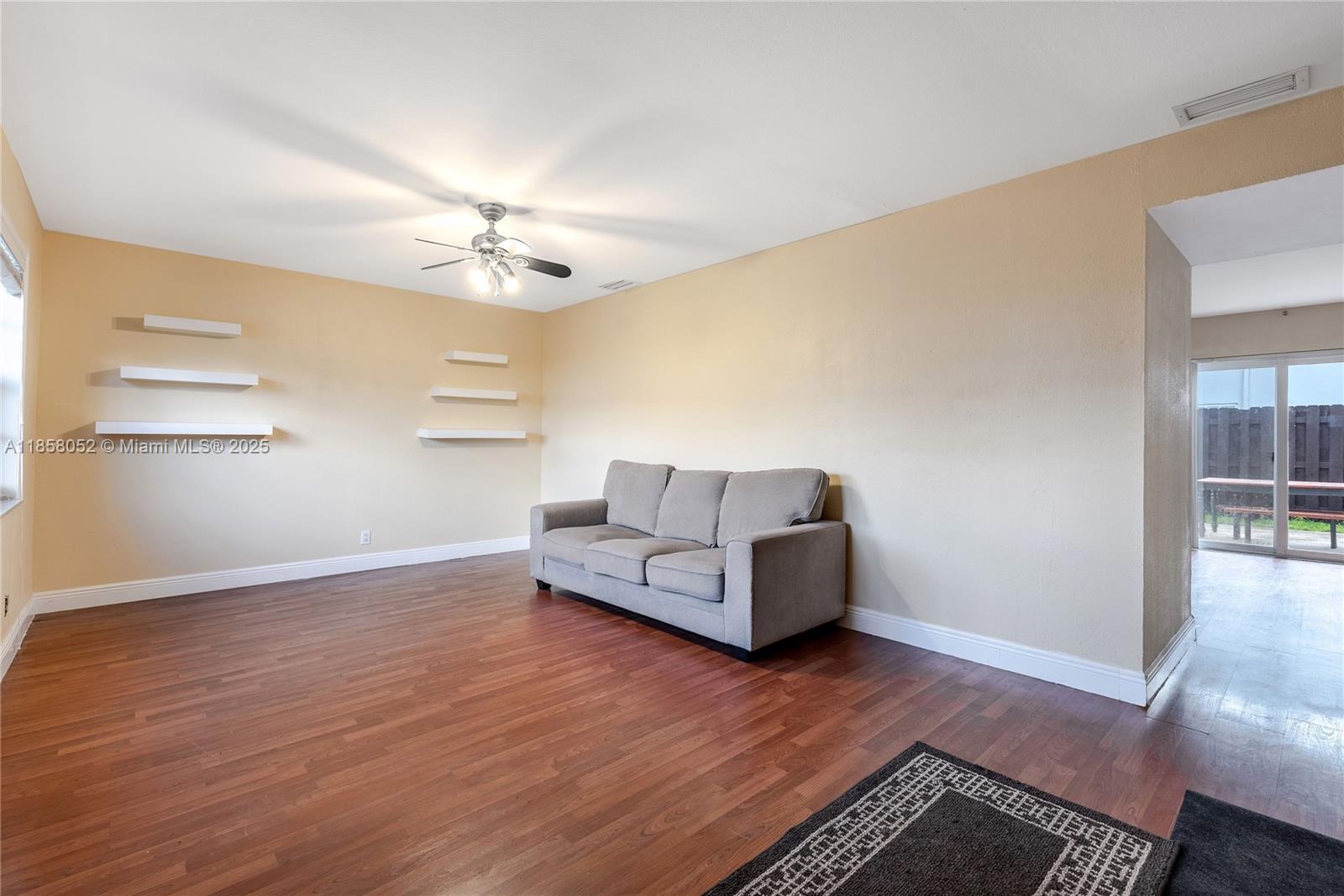 ARROWHEAD GOLF & TENNIS C - Residential Lease