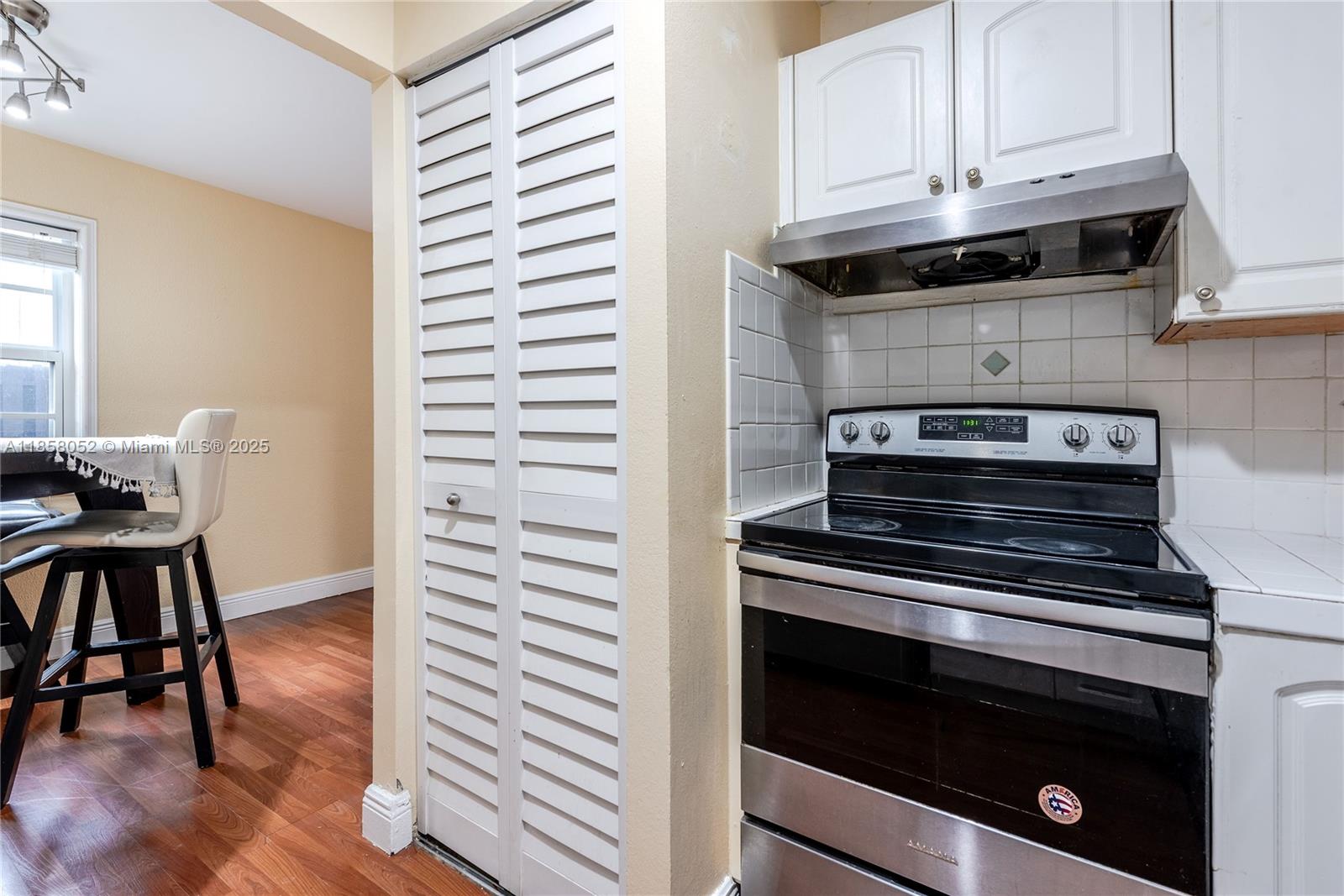 ARROWHEAD GOLF & TENNIS C - Residential Lease