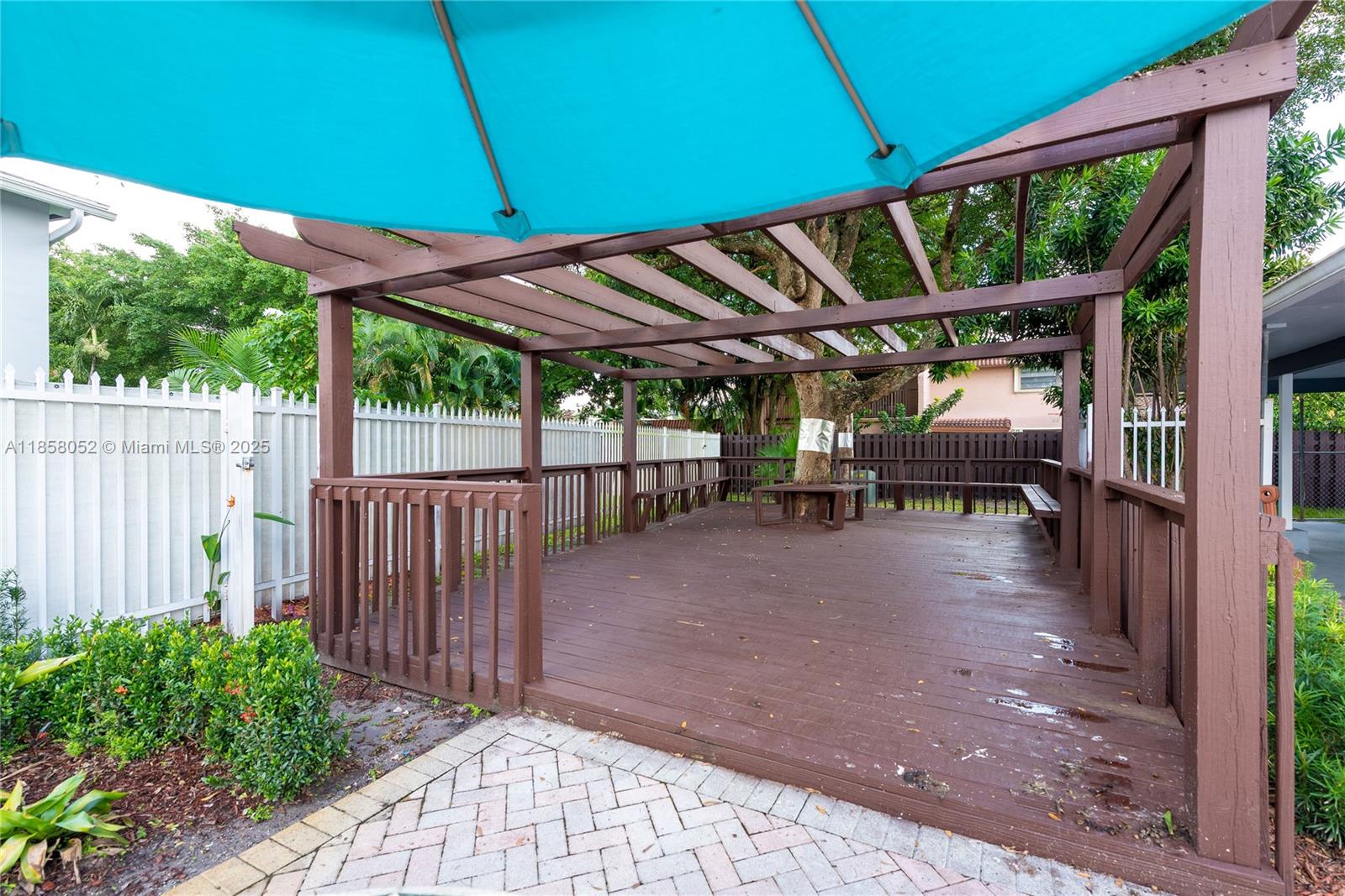 ARROWHEAD GOLF & TENNIS C - Residential Lease