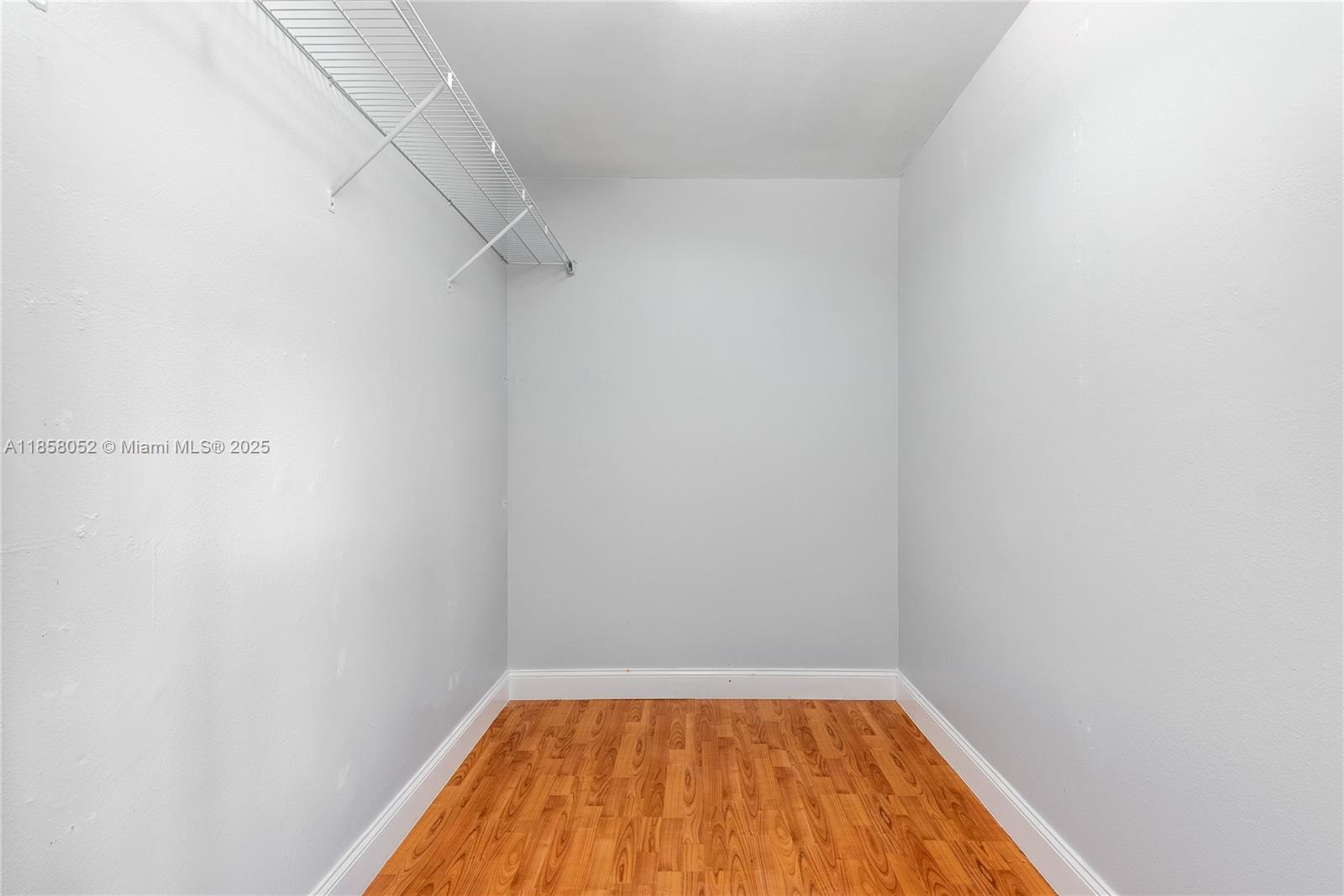 ARROWHEAD GOLF & TENNIS C - Residential Lease