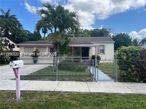 Spacious 3/2 *** Featuring one Bedroom with its own Bathroom and Private Entrance ***Large Backyard with Fruit Trees ***Great for First Time Buyers or Investors ***Termite Warranty ***Septic Tank was Cleaned Two Years Ago ***No Central A/C ***Room for a Pool ***Owner Occupied *** Look no Further***
SHOWING NEXT SATURDAY 08/30/25
THANKS