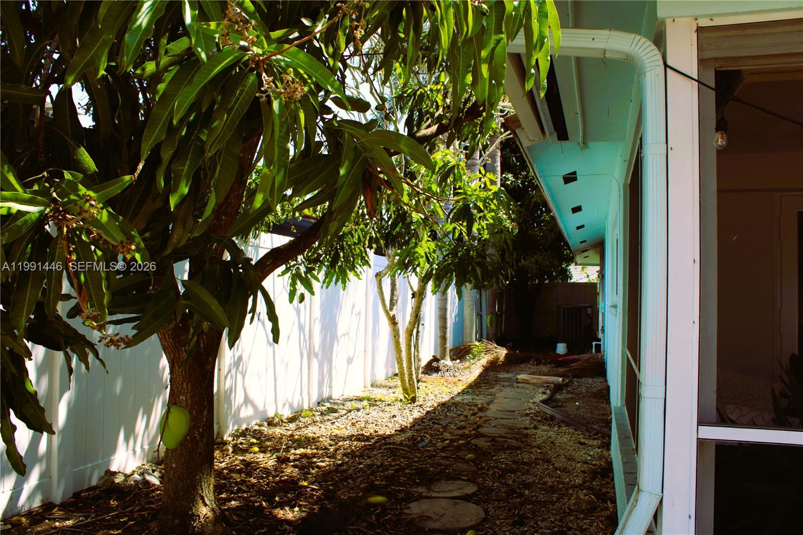 JENADA ISLE - Residential