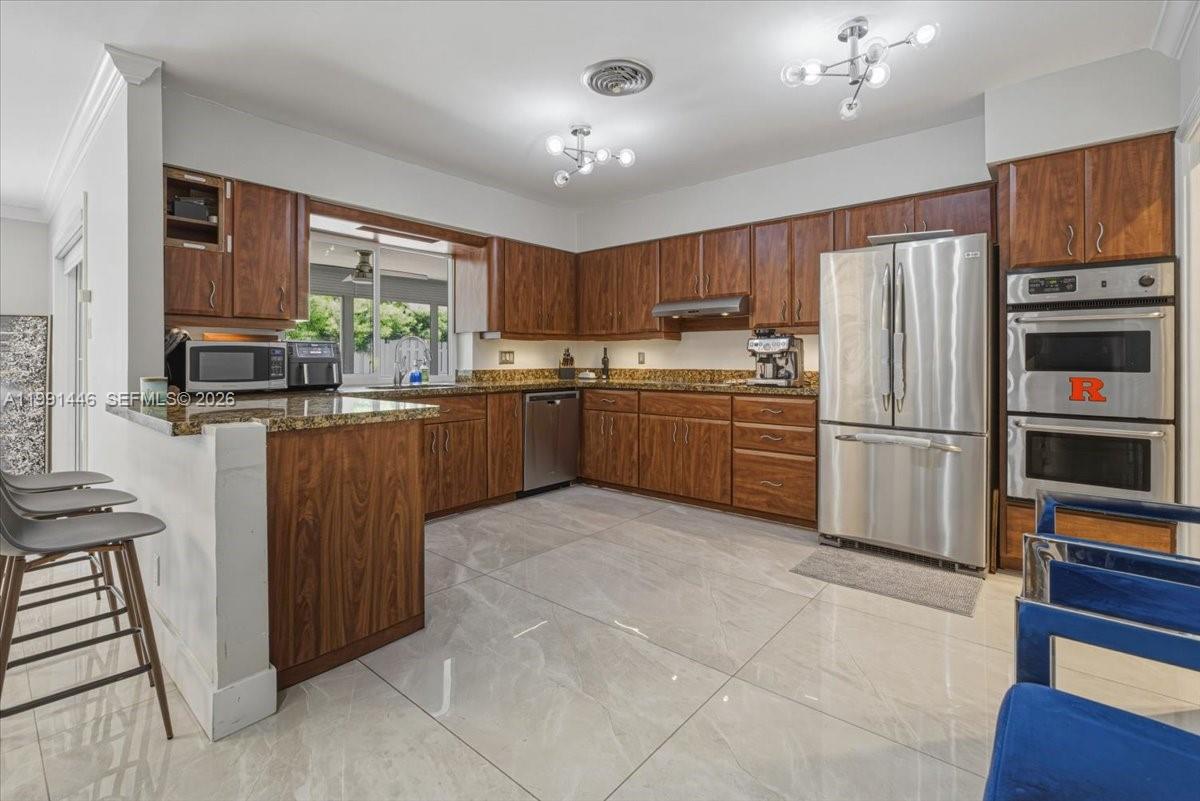 JENADA ISLE - Residential