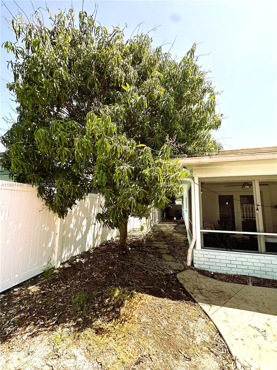 JENADA ISLE - Residential