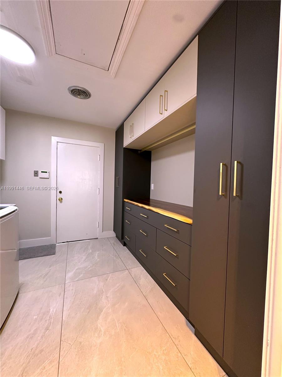 JENADA ISLE - Residential