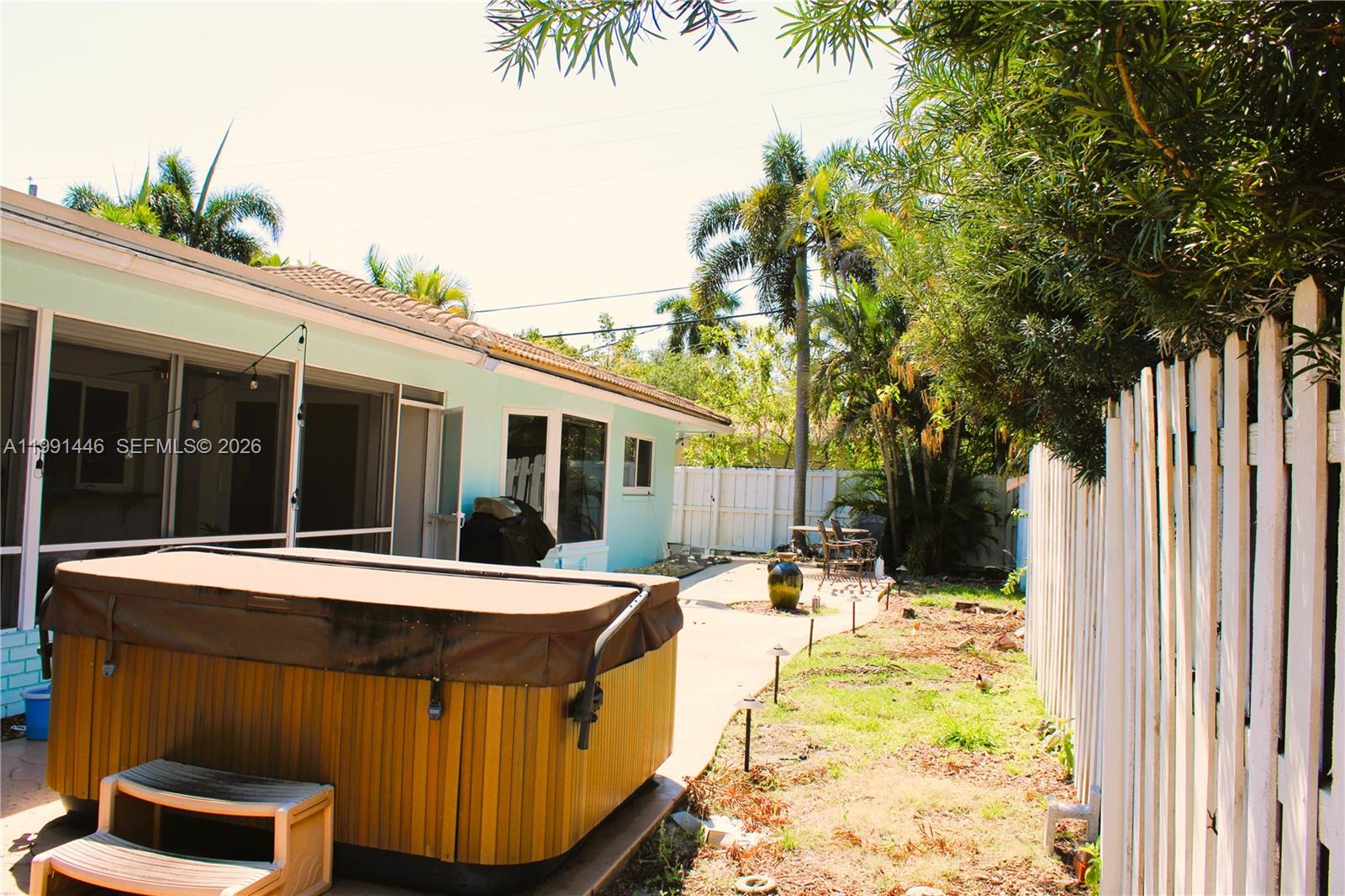 JENADA ISLE - Residential