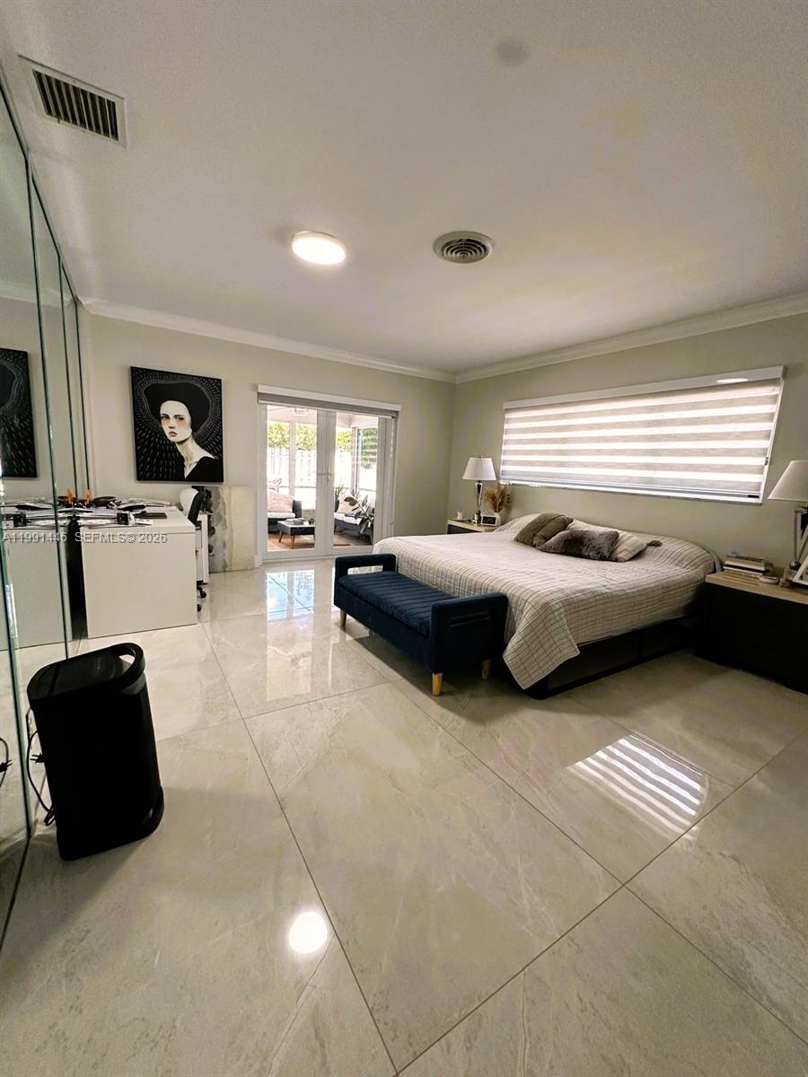 JENADA ISLE - Residential