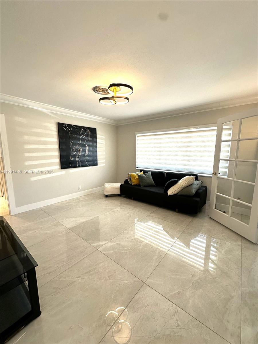 JENADA ISLE - Residential