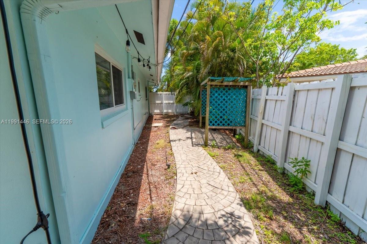 JENADA ISLE - Residential