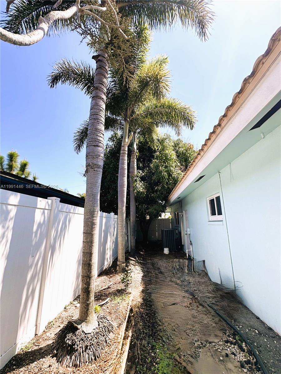 JENADA ISLE - Residential