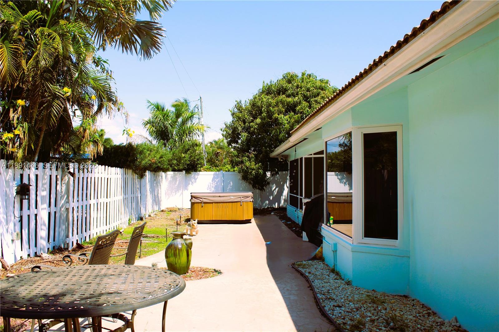 JENADA ISLE - Residential