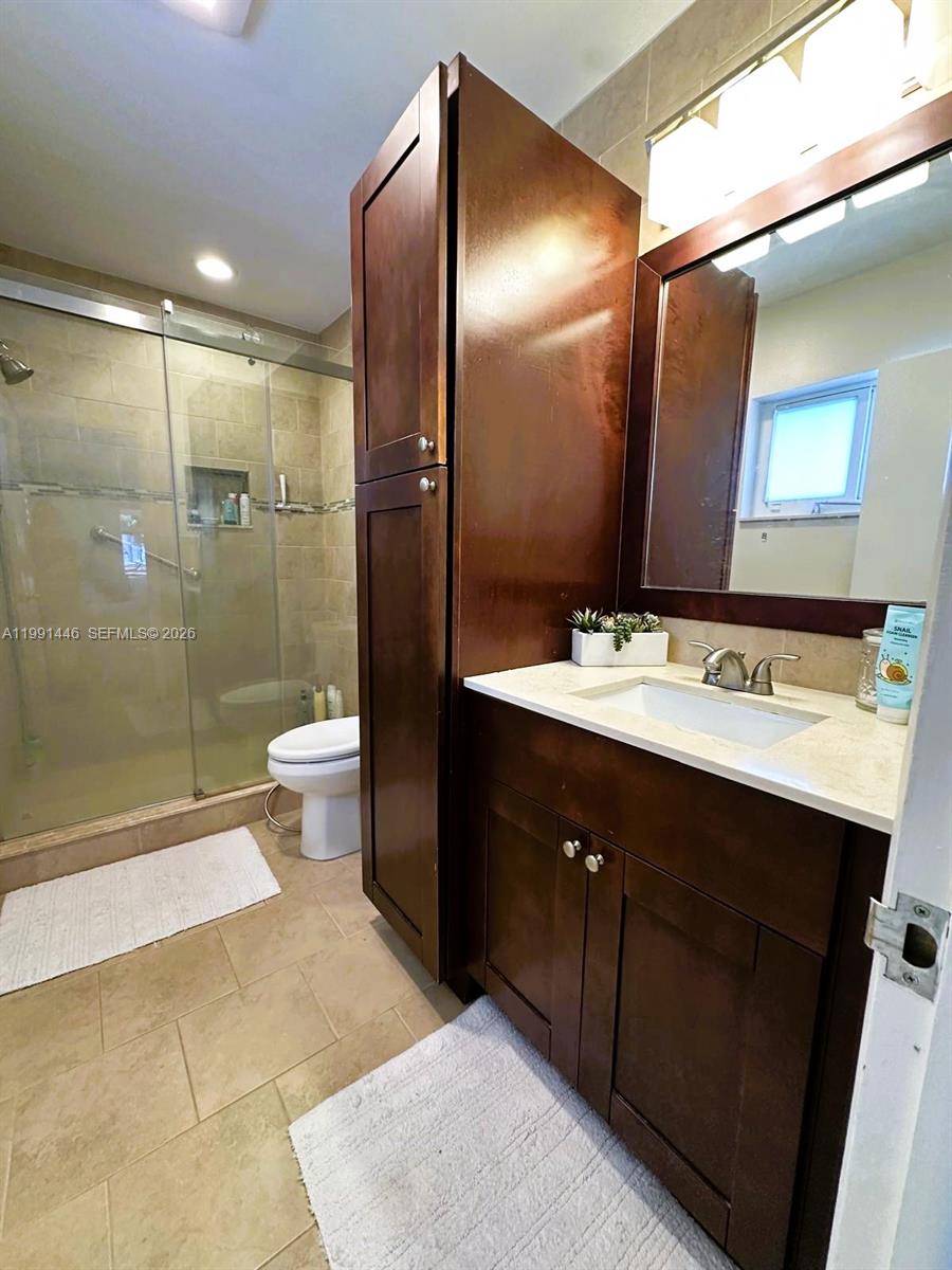 JENADA ISLE - Residential