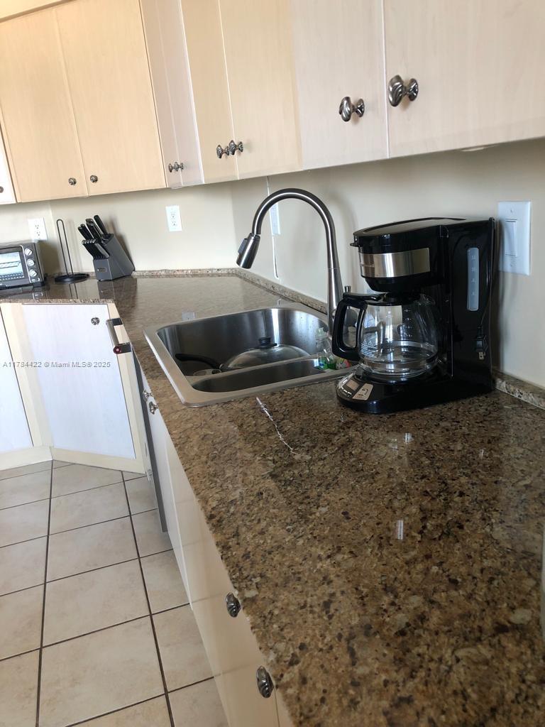 100 HIDDEN BAY CONDO - Residential Lease