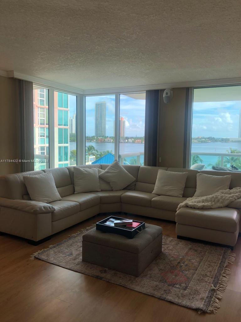 3370 Hidden Bay Dr 712