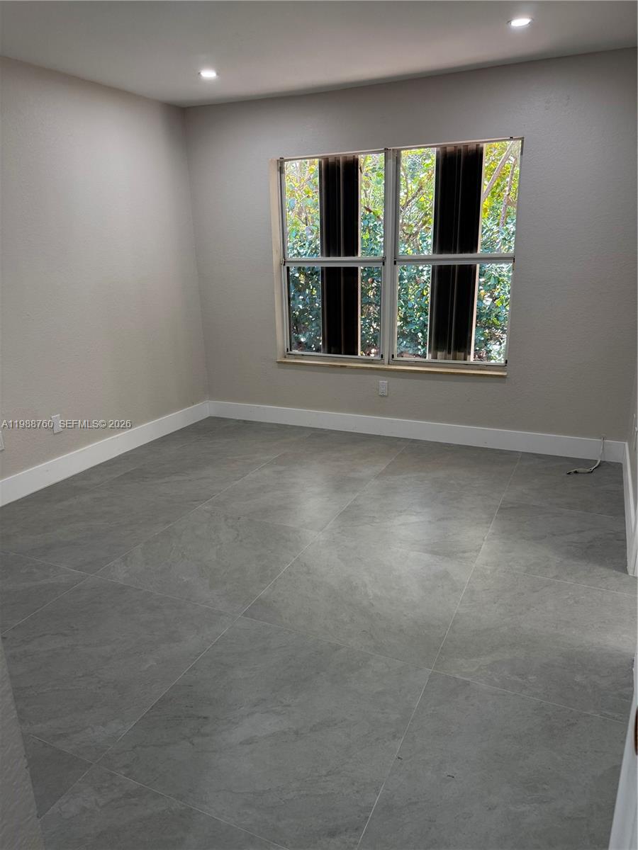 STERLING TOWNHOMES CONDO - Residential Lease