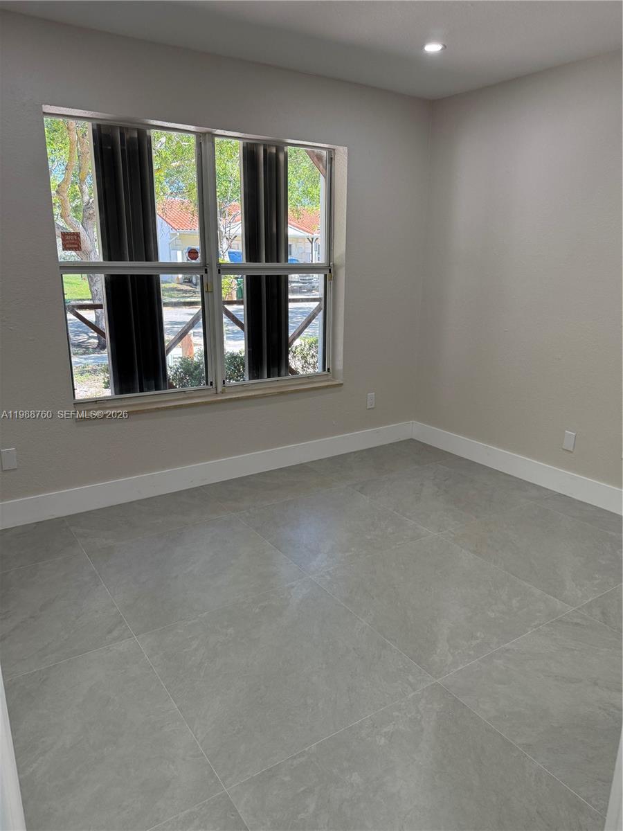 STERLING TOWNHOMES CONDO - Residential Lease