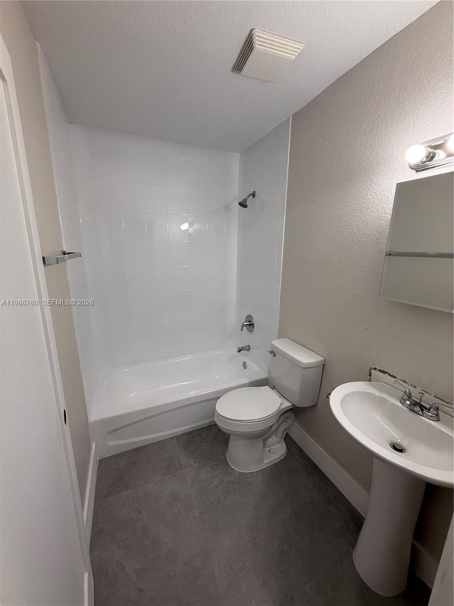 STERLING TOWNHOMES CONDO - Residential Lease