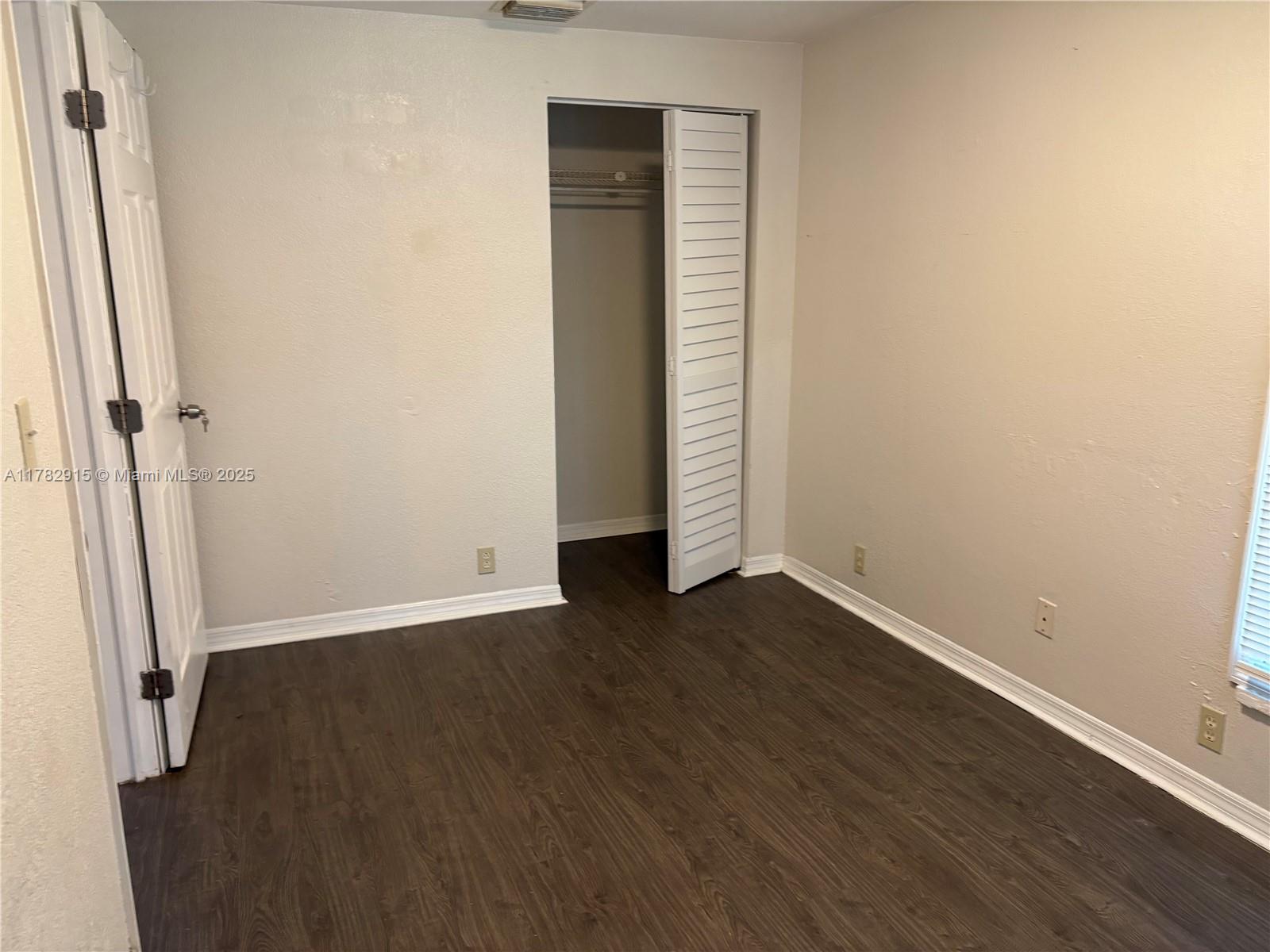 LINCOLN PARK - Residential Lease