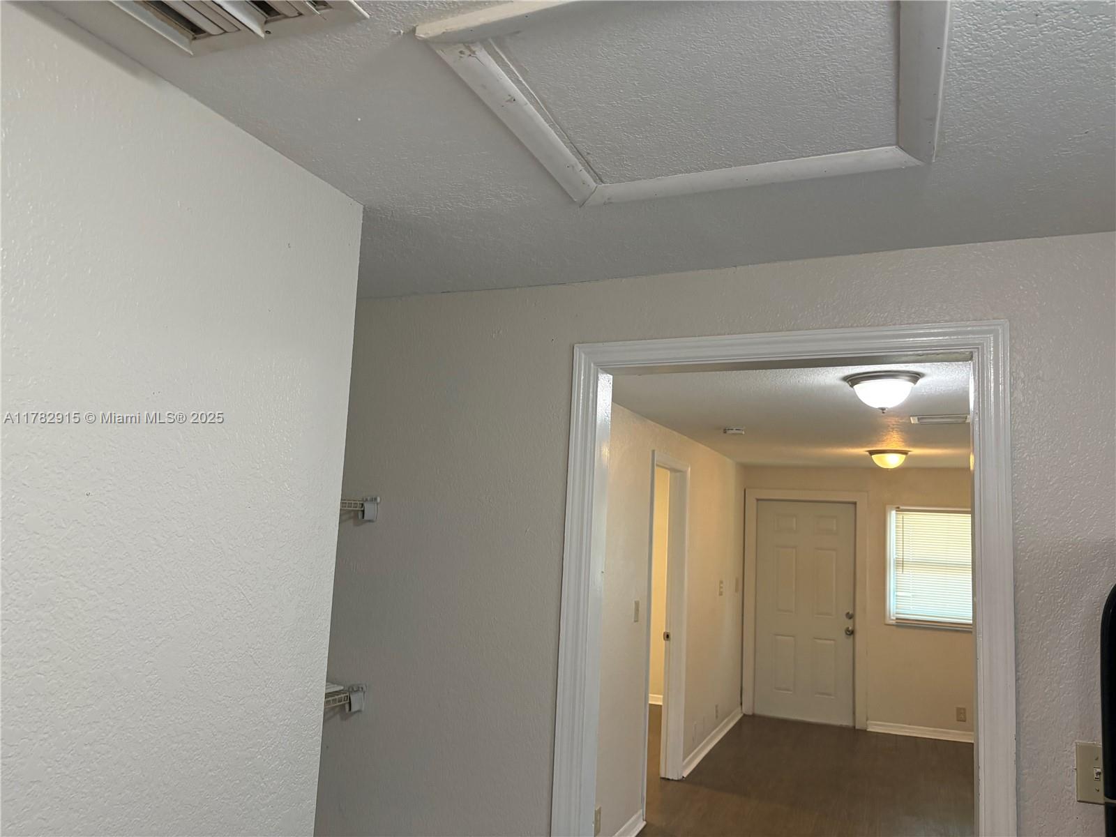 LINCOLN PARK - Residential Lease