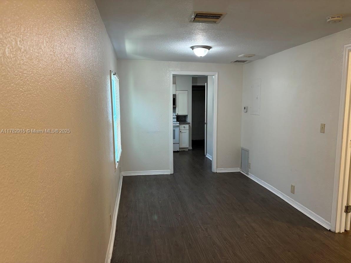 LINCOLN PARK - Residential Lease