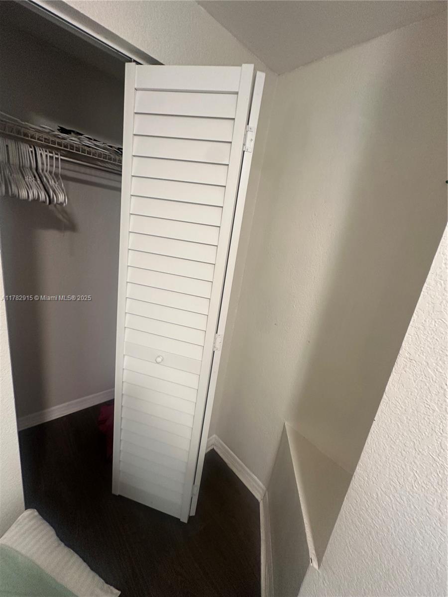 LINCOLN PARK - Residential Lease