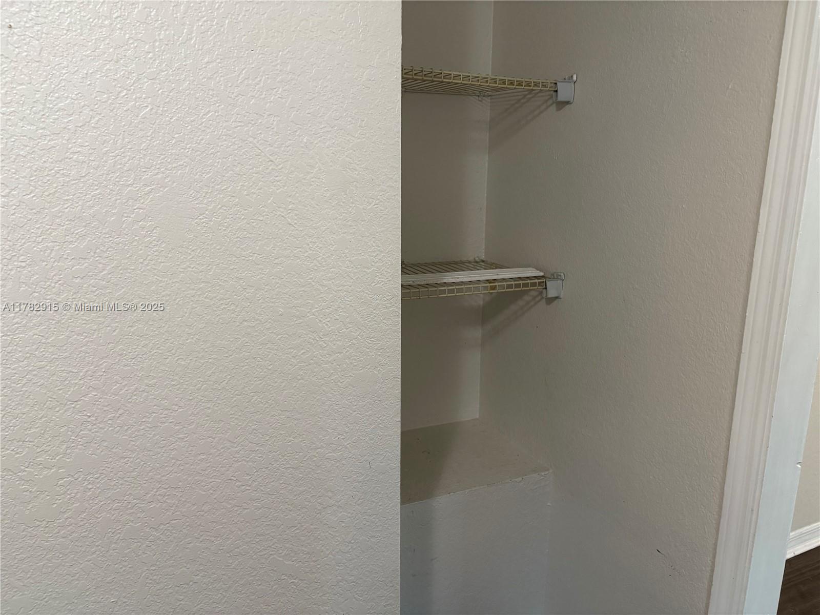 LINCOLN PARK - Residential Lease
