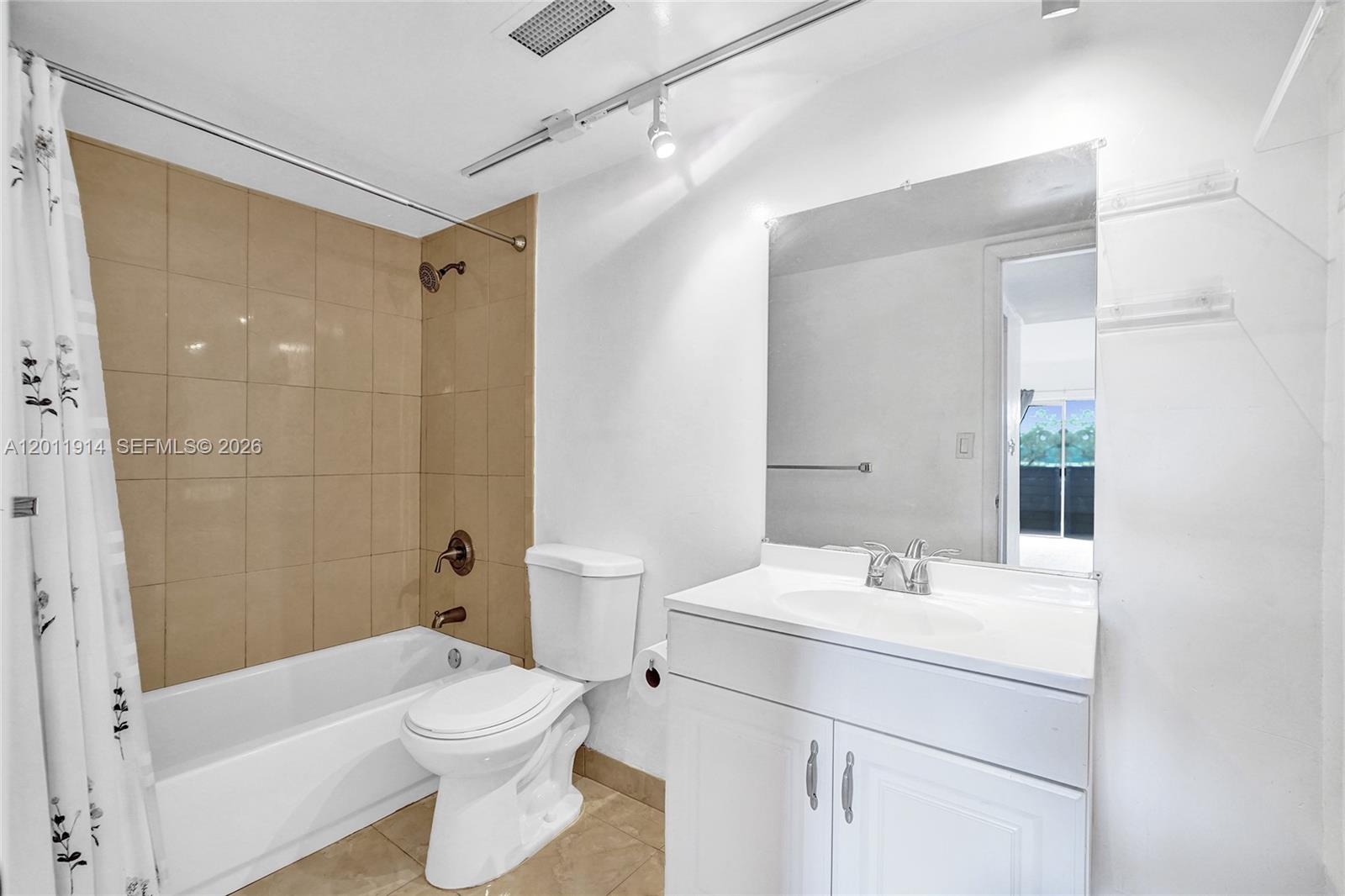 THE LEDGES CONDO - Residential