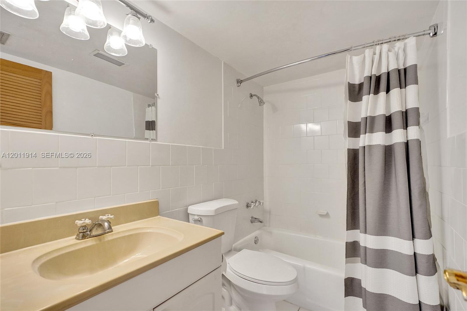 THE LEDGES CONDO - Residential