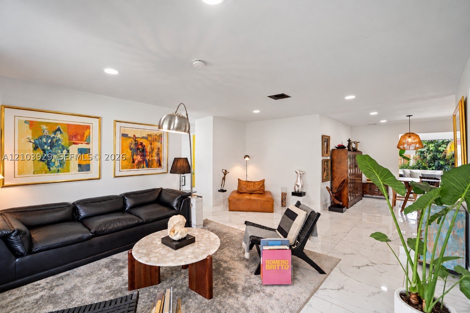 590 NW 38th Pl