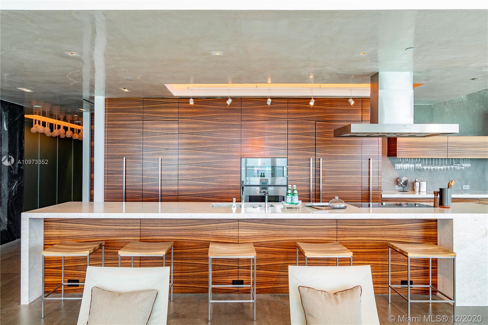 CONTINUUM SOUTH TOWER - Residential