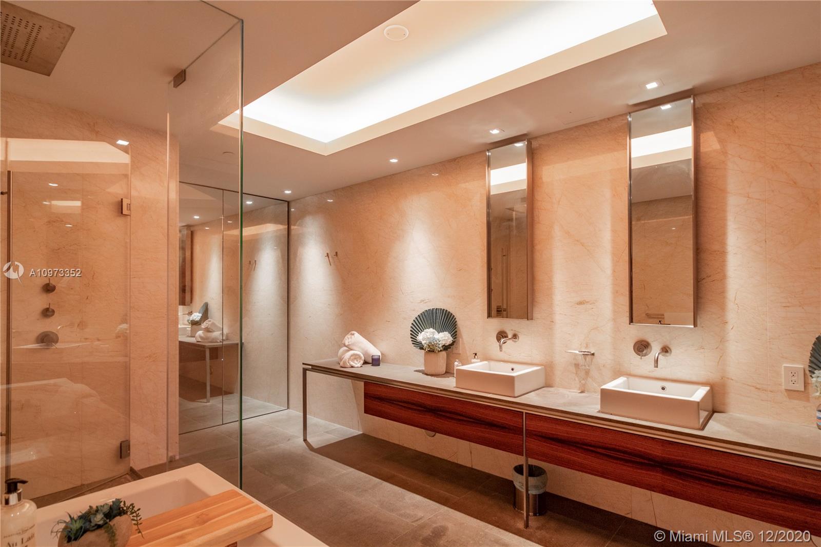 CONTINUUM SOUTH TOWER - Residential