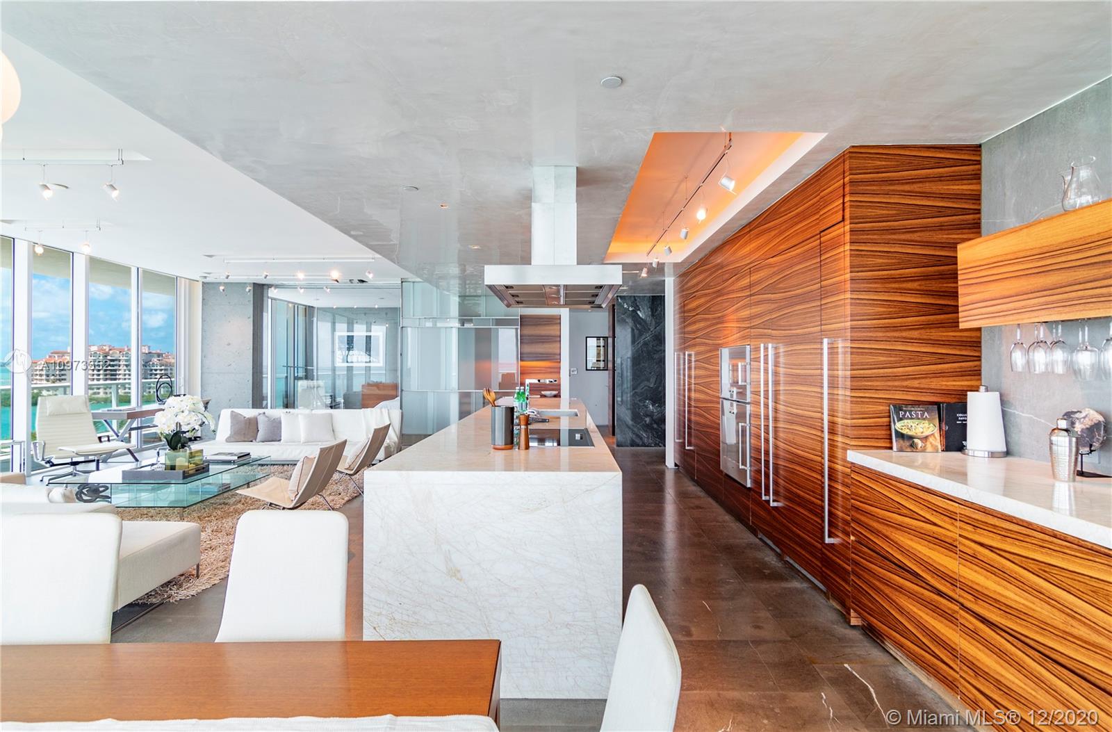 CONTINUUM SOUTH TOWER - Residential