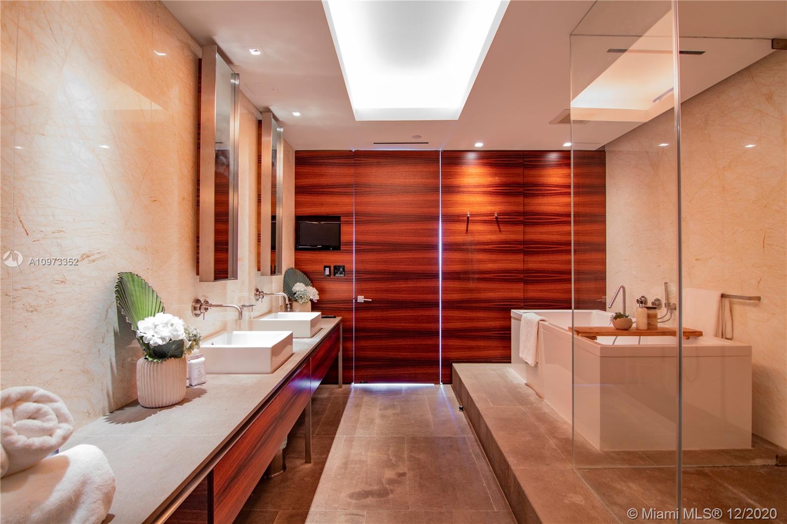 CONTINUUM SOUTH TOWER - Residential