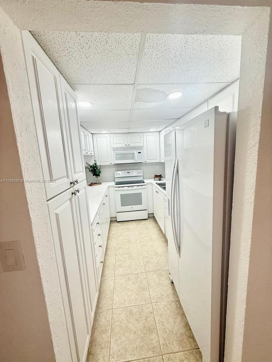 984 W 40th St 2