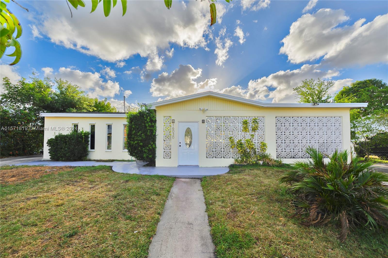 Property for Sale at 16030 Nw 18th Ct Ct, Miami Gardens, Broward County, Florida - Bedrooms: 6 
Bathrooms: 2  - $595,000