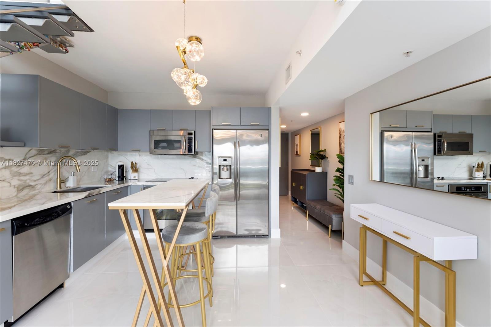 41 SE 5th St 2306