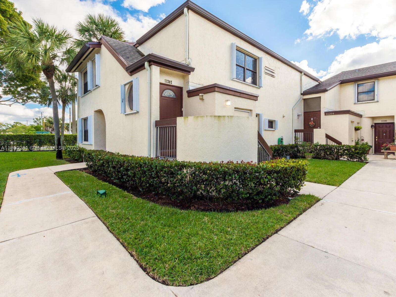 11202 Taft St 11202, Pembroke Pines, Miami-Dade County, Florida - 2 Bedrooms  
2 Bathrooms - 