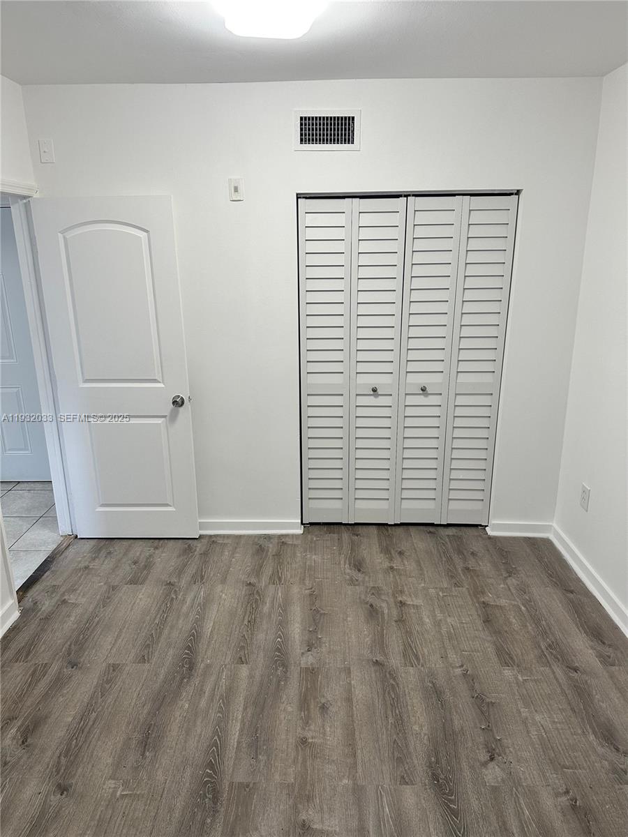 LAWRENCE ESTATE LAND CO - Residential Lease