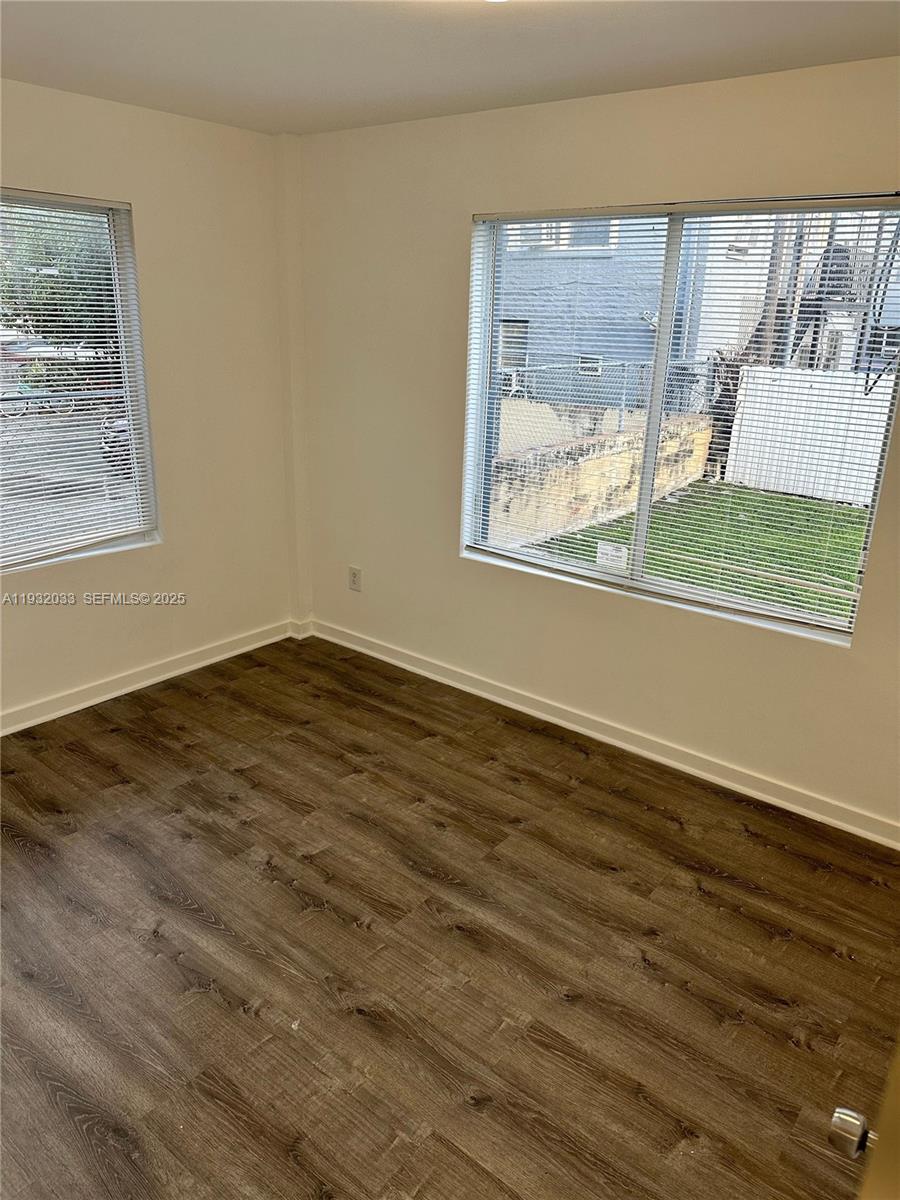 LAWRENCE ESTATE LAND CO - Residential Lease