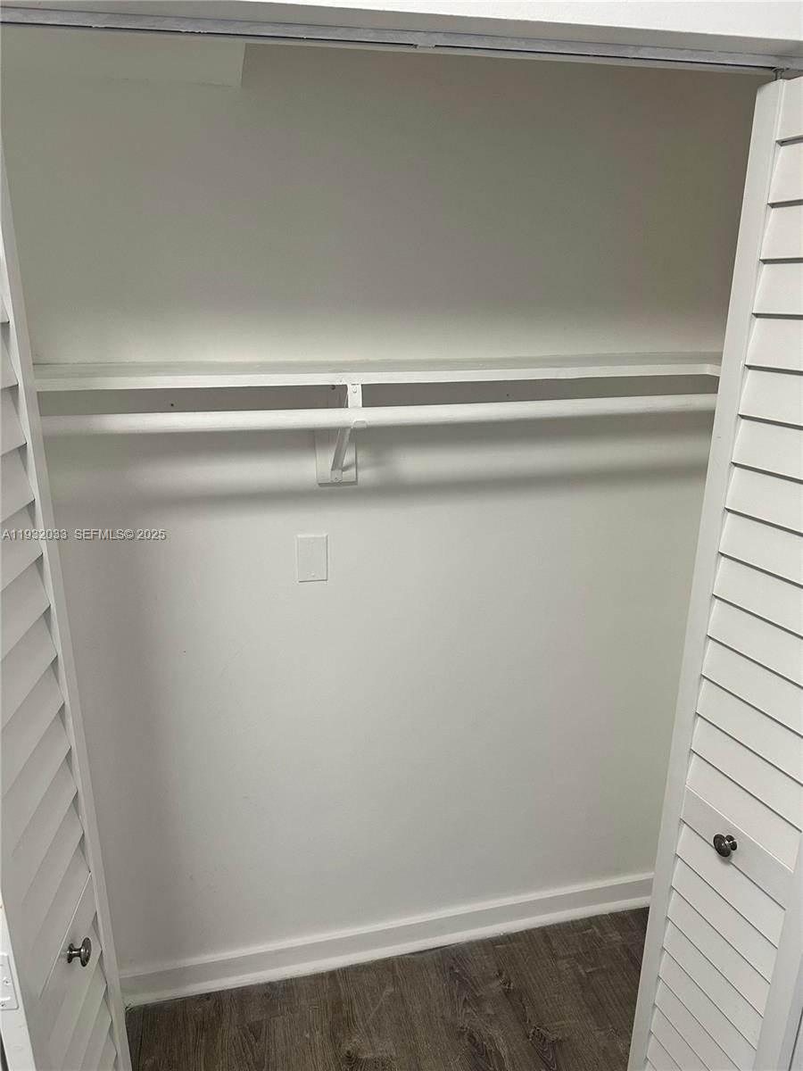 LAWRENCE ESTATE LAND CO - Residential Lease