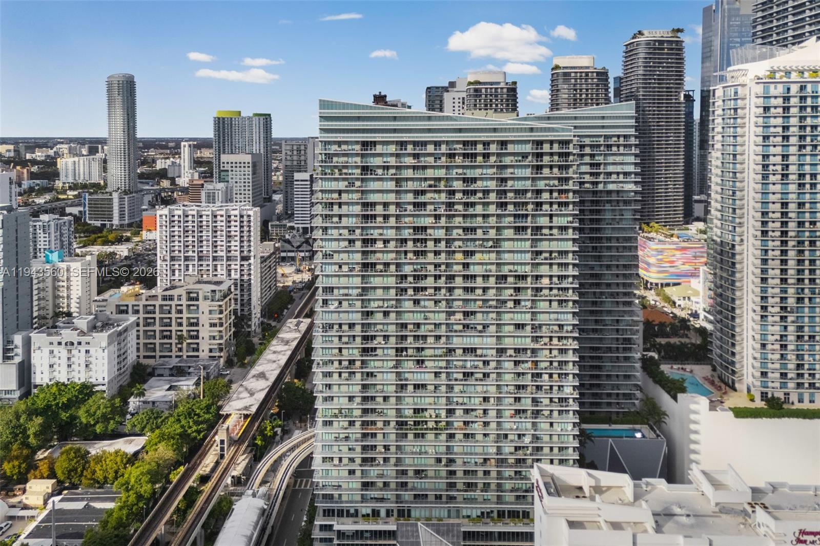 THE AXIS ON BRICKELL COND - Residential